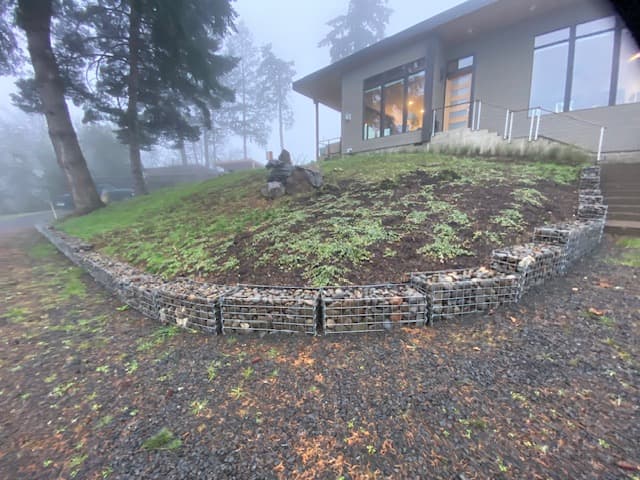 Retaining wall of rock
